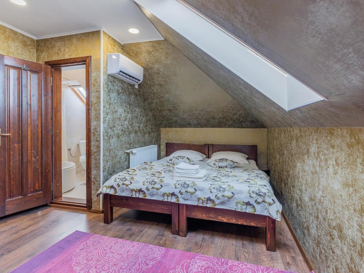 Отель Casa Saraste Рышнов Экстерьер фото