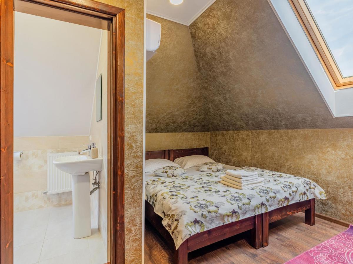 Отель Casa Saraste Рышнов Экстерьер фото