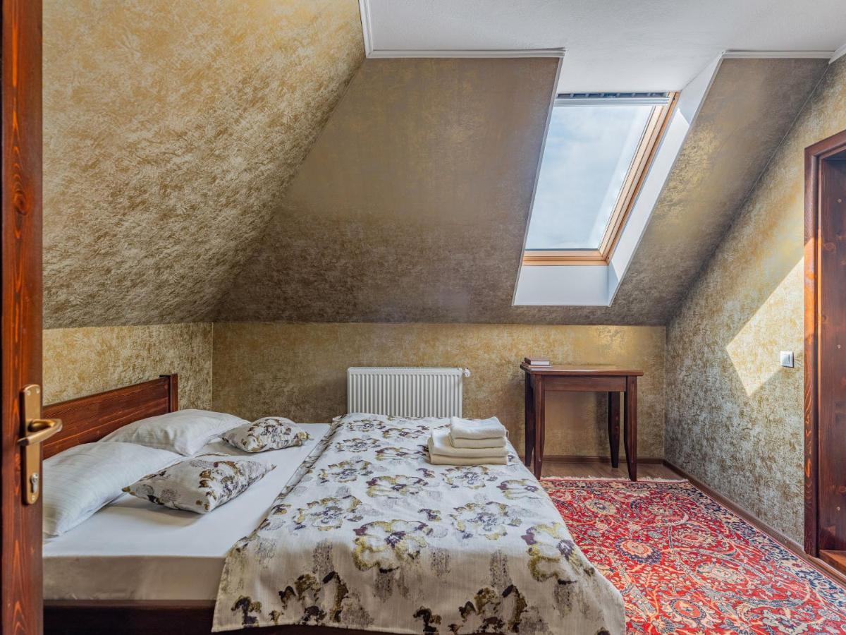 Отель Casa Saraste Рышнов Экстерьер фото