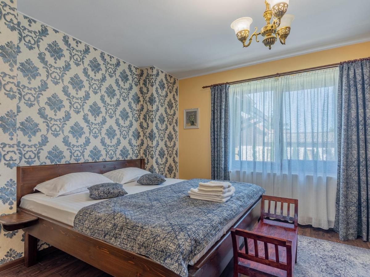 Отель Casa Saraste Рышнов Экстерьер фото